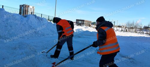 В Азнакаево продолжаются масштабные работы по ликвидации последствий снегопадов