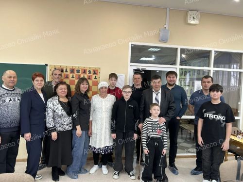 Шахматы объединяют семьи: азнакаевцы — призеры турнира «Связь поколений»