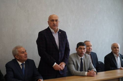 «Трудом и ратным подвигом Отечество мы славим!»: в азнакаевской гимназии прошел Парламентский урок