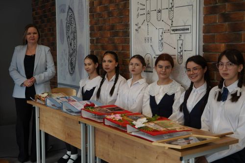 «Трудом и ратным подвигом Отечество мы славим!»: в азнакаевской гимназии прошел Парламентский урок