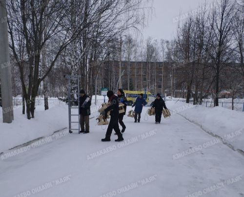 Мәктәп балалары кошларны сөендерделәр
