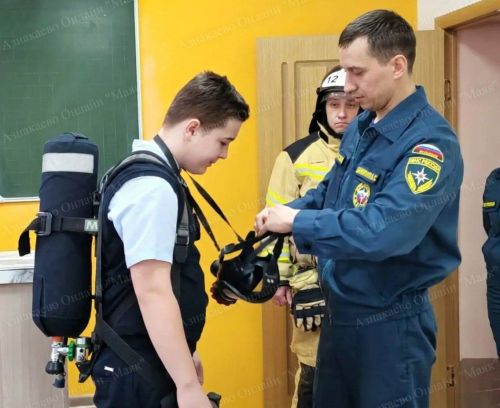 Пожарные Азнакаево провели урок безопасности для школьников: «Главное — не стать причиной огня»