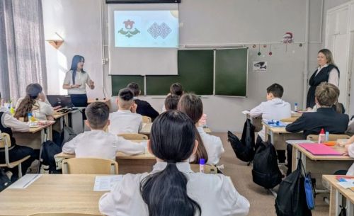 В школе №6 Азнакаево состоялся семинар по функциональной грамотности школьников