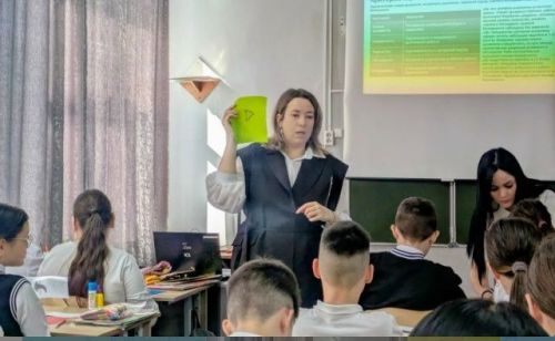 В школе №6 Азнакаево состоялся семинар по функциональной грамотности школьников