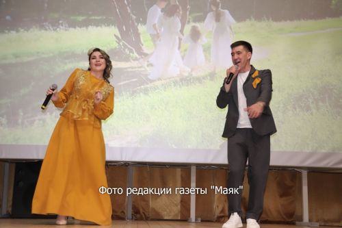 Шигърият һәм җыр моңы бергә чорналган