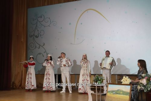 Шигърият һәм җыр моңы бергә чорналган