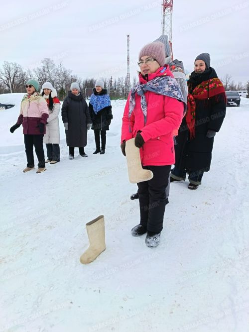 Клиентская служба в Азнакаево встретила Масленицу