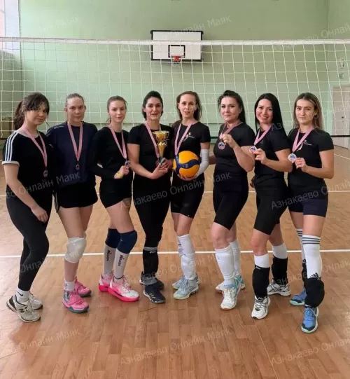 Азнакайда хатын-кызлар арасында волейбол буенча бәйрәм уены узды