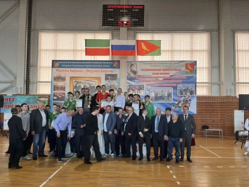 Азнакайлылар көрәш турнирында призлы урыннар яулады