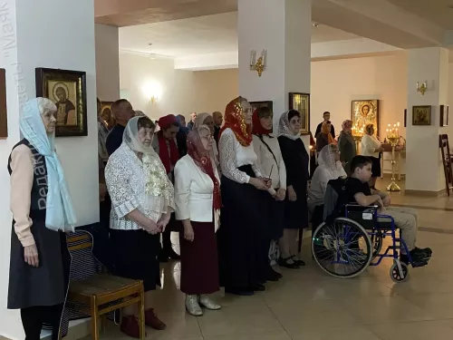 Вместе встретили Пасху: богослужение, наполненное светом