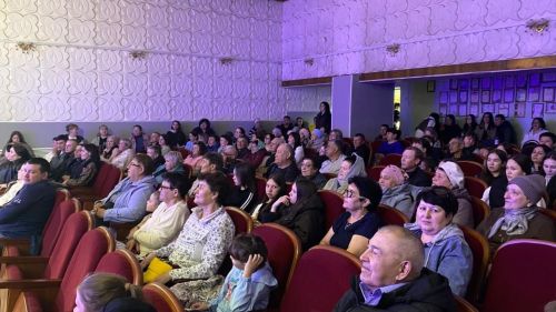 «Смейся по-сапеевски»: как прошёл вечер юмора в сельском Доме культуры