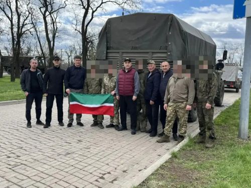 Азнакай районы башлыгы Марсель Шәйдуллин шәхсән үзе махсус хәрби операциядәге ир-егетләребезгә гуманитар йөкне илтте