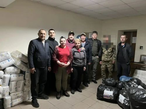 Азнакай районы башлыгы Марсель Шәйдуллин шәхсән үзе махсус хәрби операциядәге ир-егетләребезгә гуманитар йөкне илтте