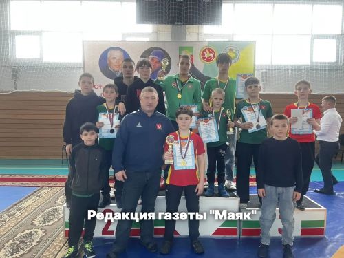 Нурлатта узган көрәш бәйгесендә азнакайлылар уңышлы чыгыш ясады