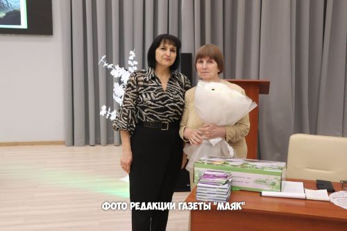 Азнакай шагыйрәсе Сәрвәр Хәнипованың 9 нчы китабы табадан төште