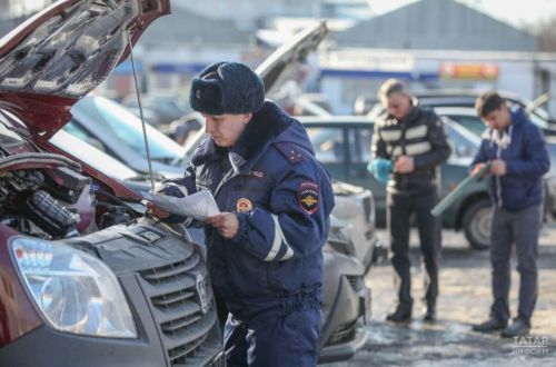 ГАИ напомнила жителям Татарстана о правилах регистрации транспортных средств и размере госпошлин