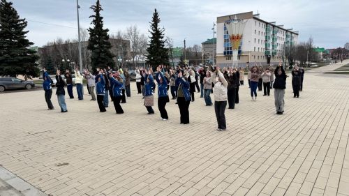 Бодрое утро с культурой: в Азнакаево массово отметили Всемирный день здоровья