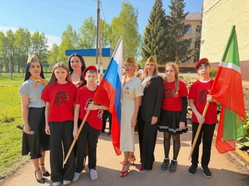 Азнакай шәһәренең 6 нчы мәктәбендә “Үлемсез полк” акциясе үтте