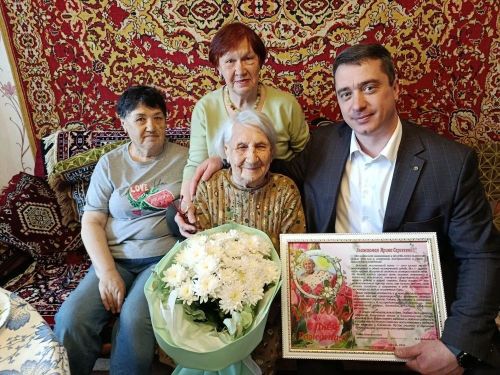 Солидная дата в канун Дня Победы