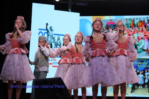 Азнакай районы башлыгы олимпиада җиңүчеләренә грантлар тапшырды