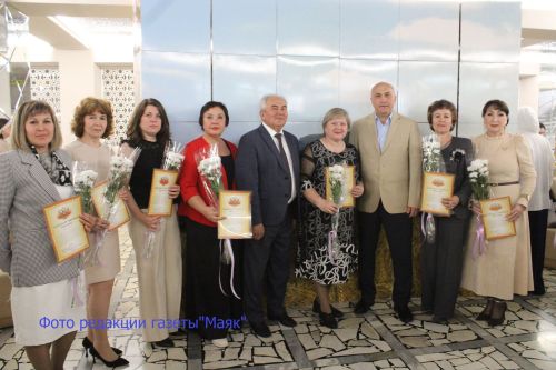 Азнакай районы башлыгы олимпиада җиңүчеләренә грантлар тапшырды
