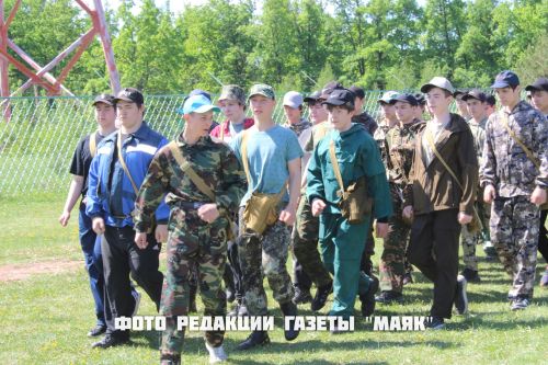 Ученики восьмых классов Азнакаево прошли военные сборы