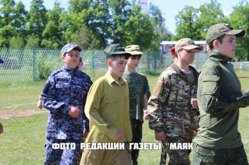 Ученики восьмых классов Азнакаево прошли военные сборы