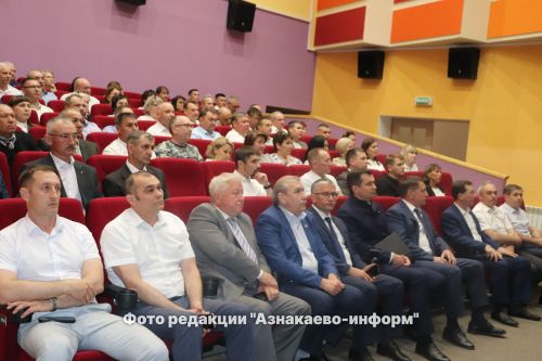 Азнакайда  Мәдәни үзәктә “Татнефть” төркеме хезмәт коллективлары конференциясе узды