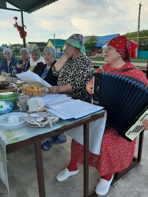 “Алма чәчәге” бәйрәме Мәндәйдә кунаклар җыйды
