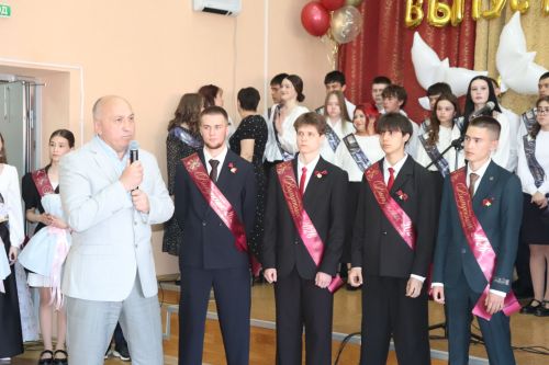 Последний звонок: шаг во взрослую жизнь