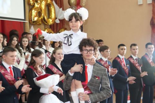 Последний звонок: шаг во взрослую жизнь