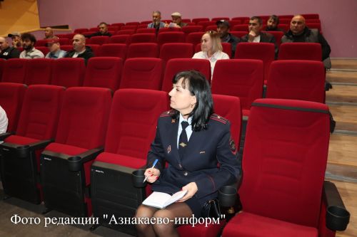 Помощь иностранным гражданам: в Азнакаево прошли адаптационные курсы