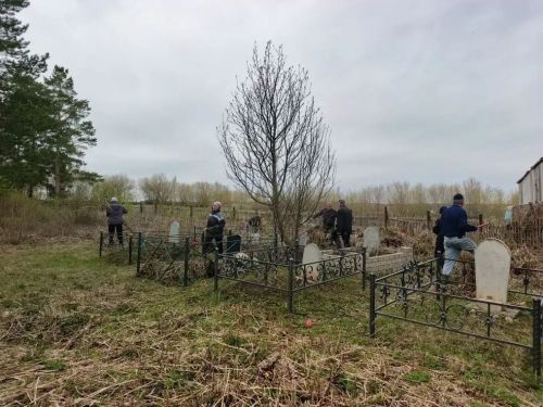 В Азнакаевском районе продолжаются субботники