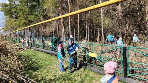 В Азнакаевском районе продолжаются субботники