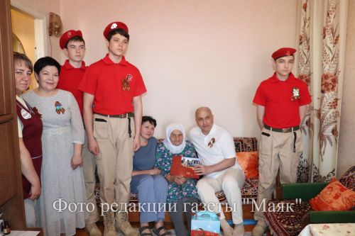 В Азнакаево в честь Дня Победы вручили подарки ветеранам