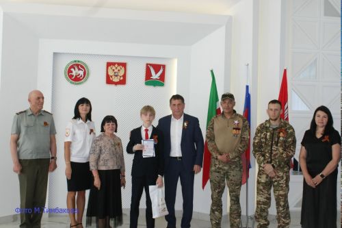 Торжественная церемония вручения паспортов в Азнакаево.