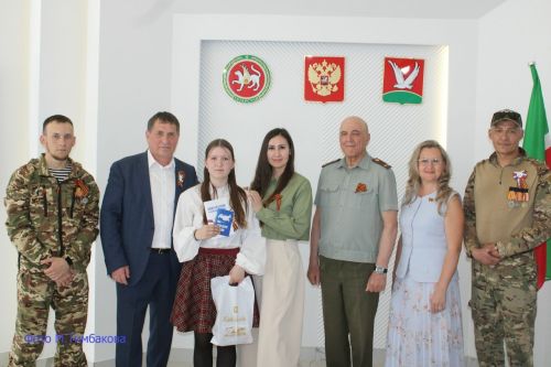 Торжественная церемония вручения паспортов в Азнакаево.