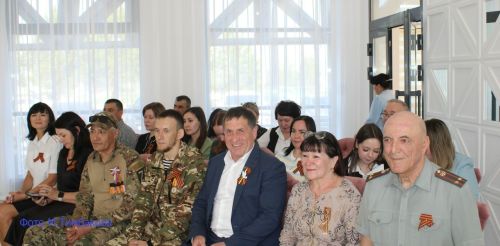 Торжественная церемония вручения паспортов в Азнакаево.