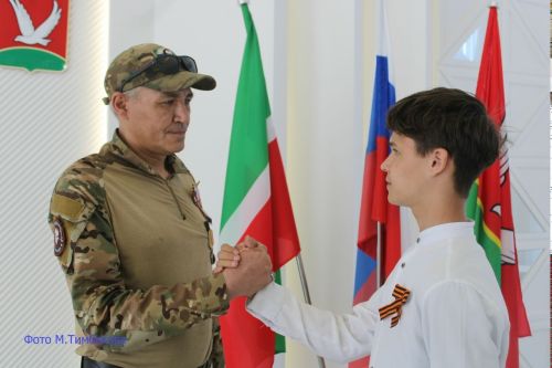 Торжественная церемония вручения паспортов в Азнакаево.
