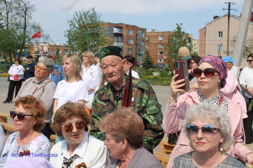 В поселке Актюбинский прошло торжественное мероприятие, посвященное 81-й годовщине Великой Победы
