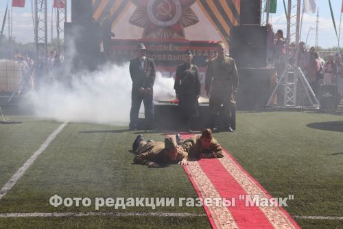 В Азнакаево торжественно отметили День Победы
