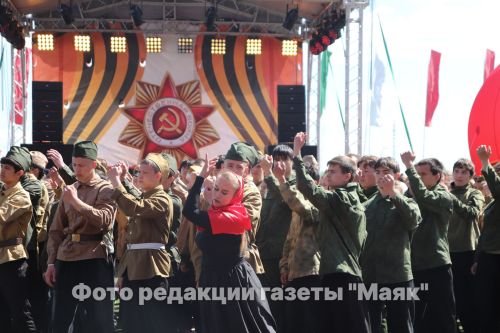 В Азнакаево торжественно отметили День Победы