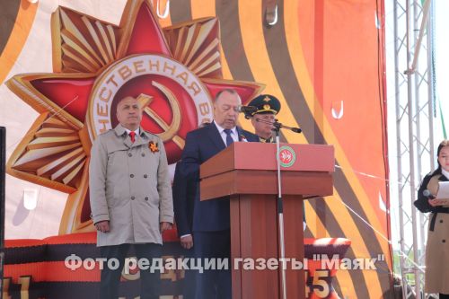 В Азнакаево торжественно отметили День Победы