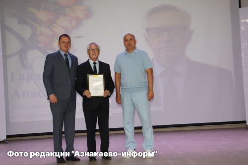 В Азнакаево чествовали медицинских работников