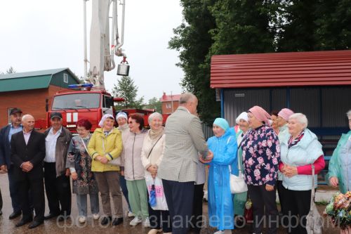 Азнакаевские ветераны в гостях у пожарных: тёплая встреча в части № 24