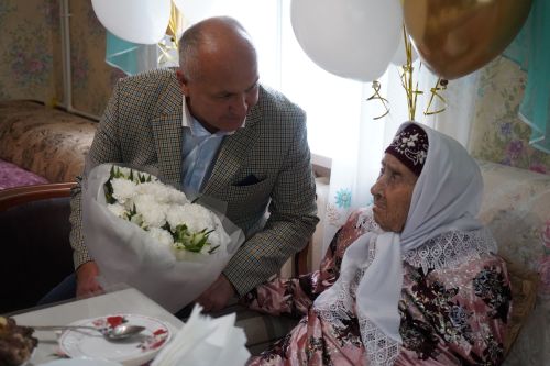 Низкий поклон за труд и силу духа: Разина Гареева празднует 100‑летний юбилей