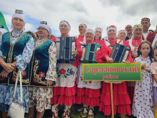 Азнакайда халыклар дуслыгы һәм милли моңнар бәйрәме - Чатыр тау җыены гөрләде