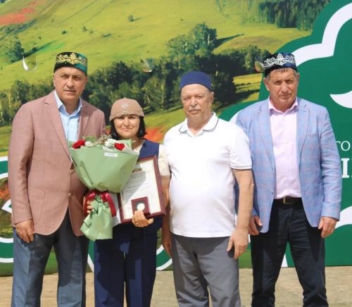 Азнакайда халыклар дуслыгы һәм милли моңнар бәйрәме - Чатыр тау җыены гөрләде