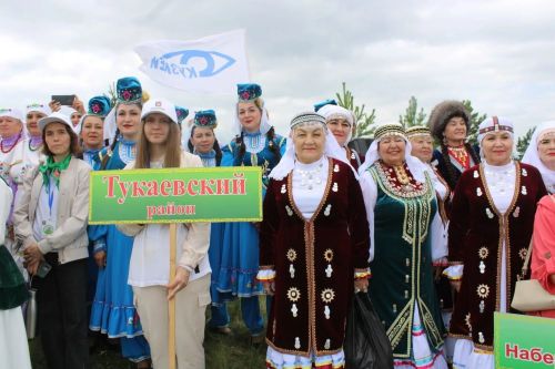 Азнакайда халыклар дуслыгы һәм милли моңнар бәйрәме - Чатыр тау җыены гөрләде