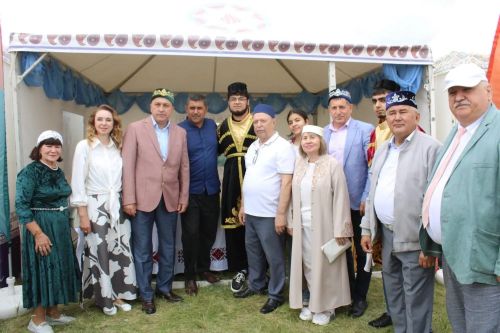 Азнакайда халыклар дуслыгы һәм милли моңнар бәйрәме - Чатыр тау җыены гөрләде